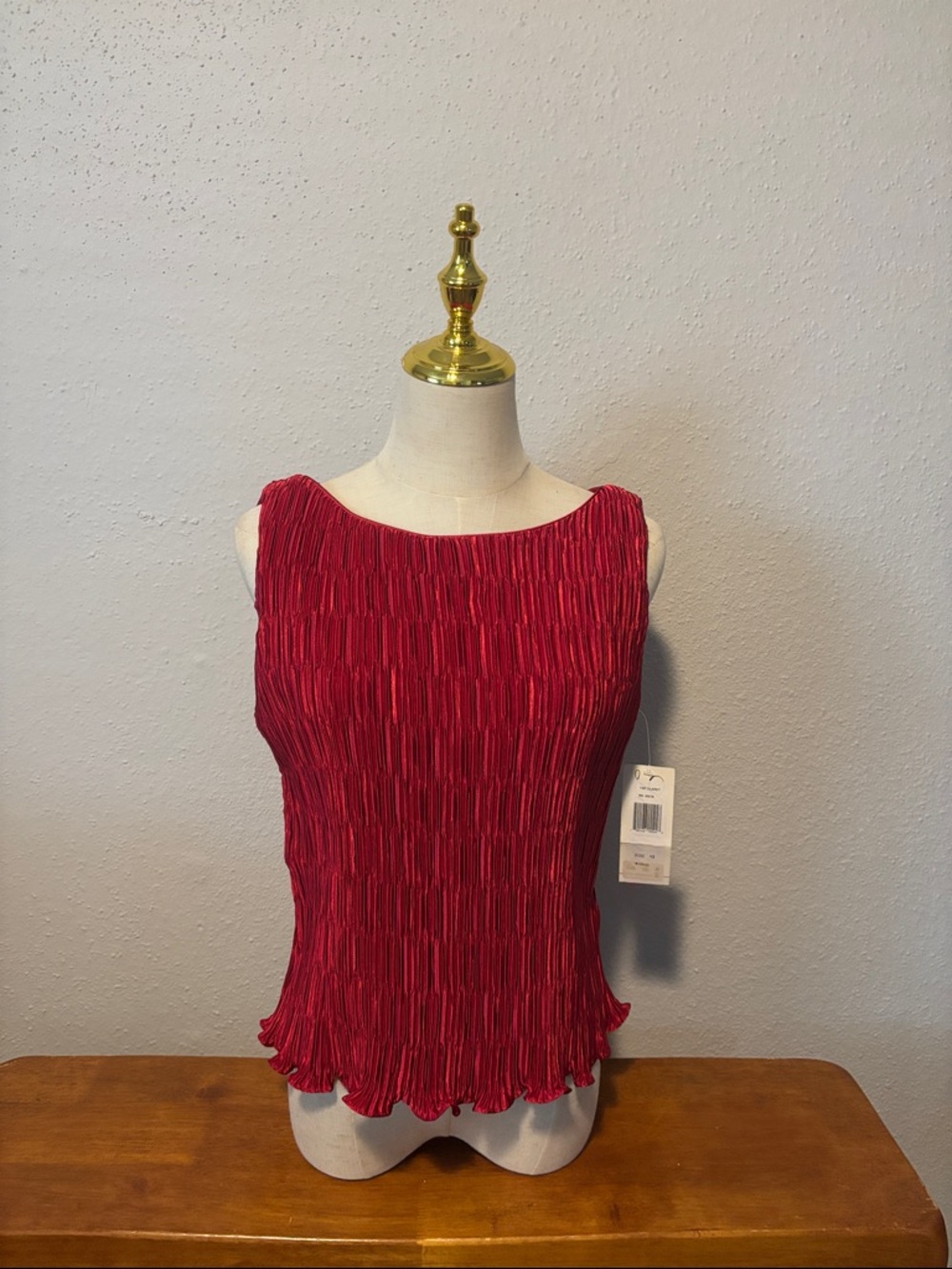 NWT La Nuit Textured Red Sleeveless Tank Top Size 12